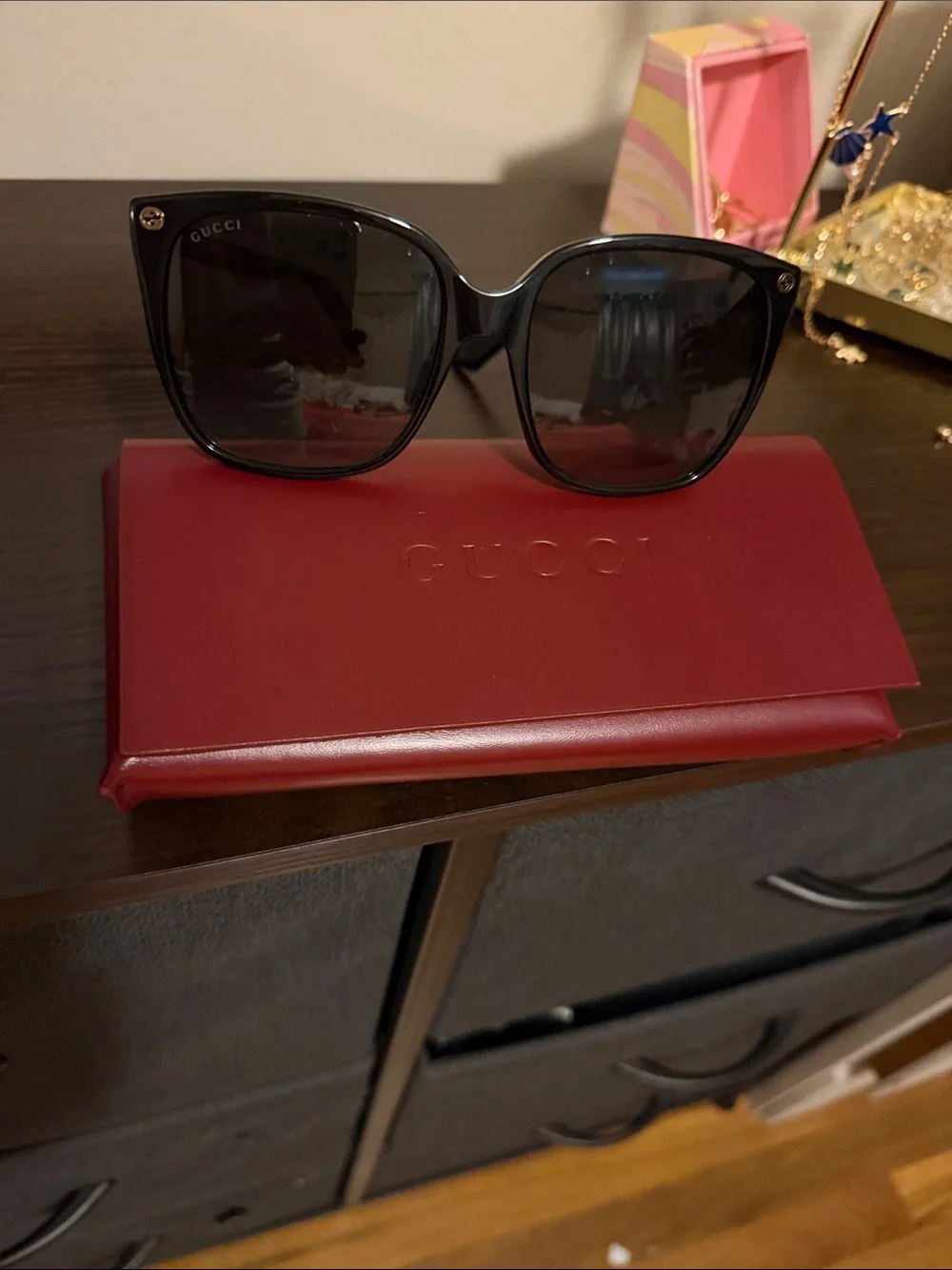 Gucci Cateye Square with red leather Gucci case